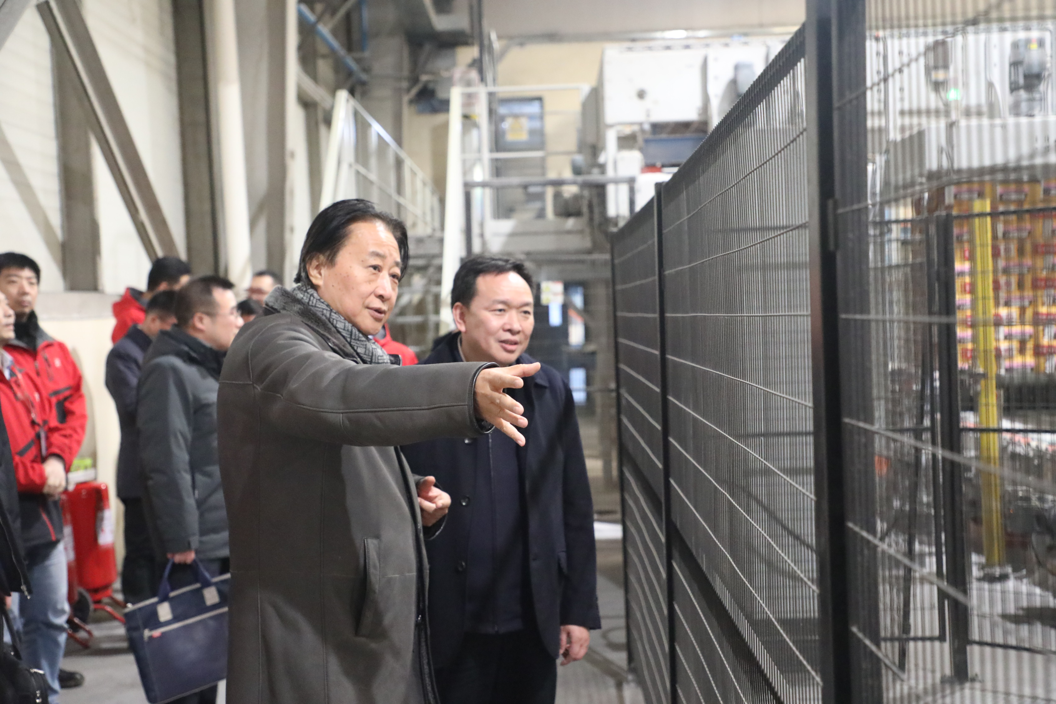 武漢市蔡甸區委書記余從斌一行蒞臨美巢北京總部參觀指導