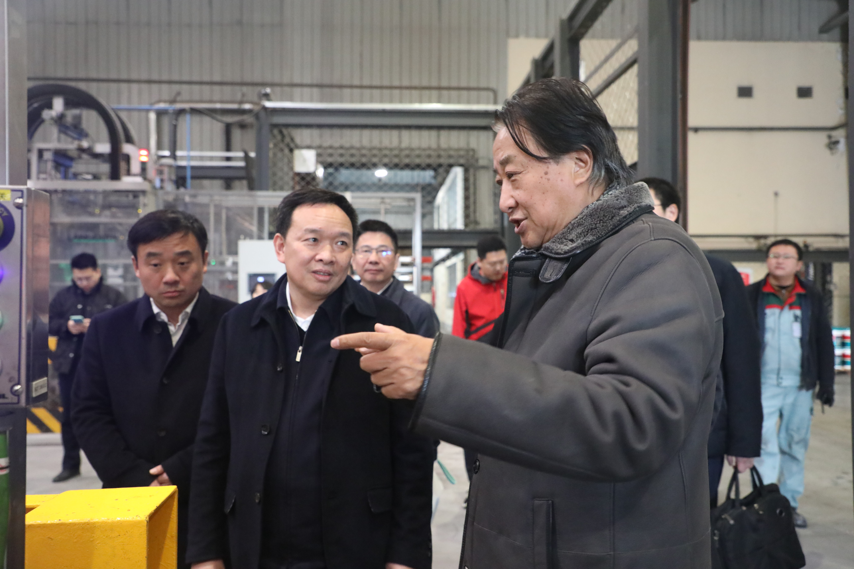 武漢市蔡甸區委書記余從斌一行蒞臨美巢北京總部參觀指導